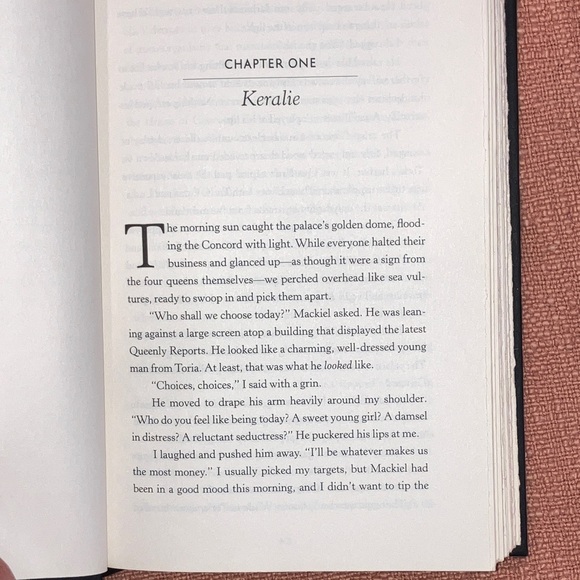 Astrid Scholte : Four Dead Queens - hardcover Book - Picture 11 of 14